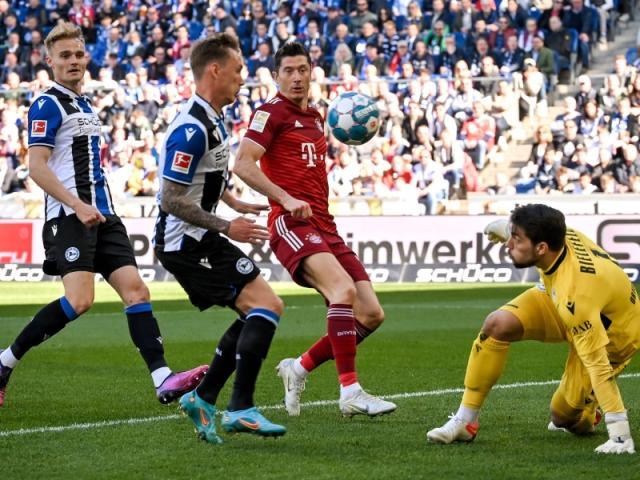 拜仁拿到赛点！德甲10连冠不难，保住“欧洲前4”不易